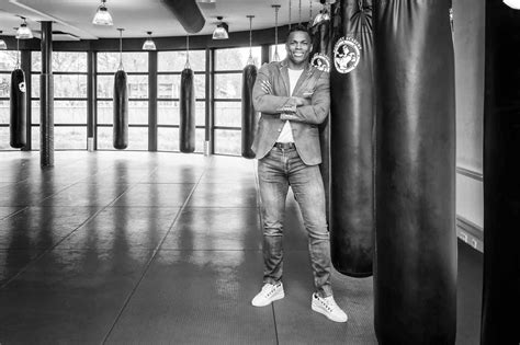 6 ft 4 inches and weighs 109 kg. Remy Bonjasky is ambassadeur van het Sikkelcelfonds ...