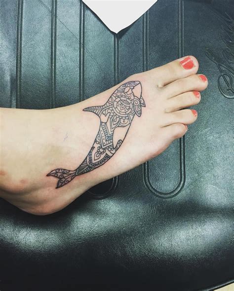 See more ideas about whale tattoos, tribal, tattoos. Cute little tribal orca tattoo. #scubadivingart | Orca ...