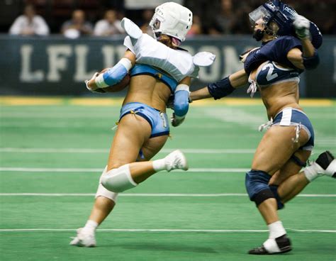 Gridiron girls light up the lingerie bowl. BLOGGERBALLSPORTS: FOOTBALL: LFL