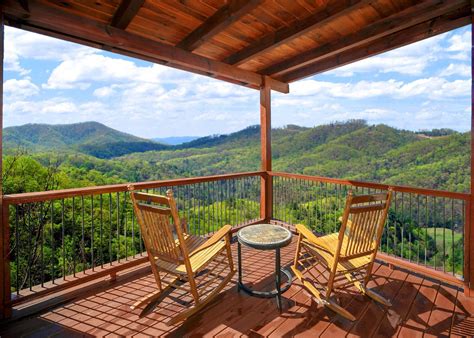 In pigeon forge's legacy mountain resort, viewtopia offers up to 8 guests the chance to enjoy remarkable mountain views from the comfort of their own cabin rental. Fireflies in the Night #74 | Natural Retreats