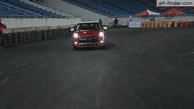 The best gifs for parallel park. Tightest Parallel Park Record | Gif Finder - Find and Share funny animated gifs | Best funny ...