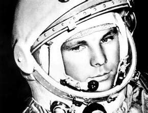 Yuri gagarinwas born near moscow, russia on march 9, 1934. Yuri Gagarin (1934-1968) - De eerste ruimtereiziger ...