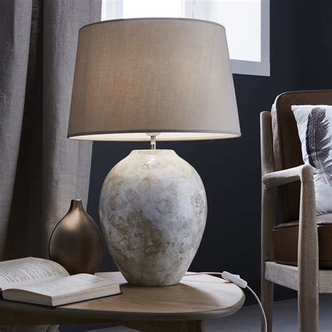 Des luminaires modernes qui sublimeront votre décoration. Coloris de l'abat-jour ou du diffuseur:Taupe … | Lampe ...