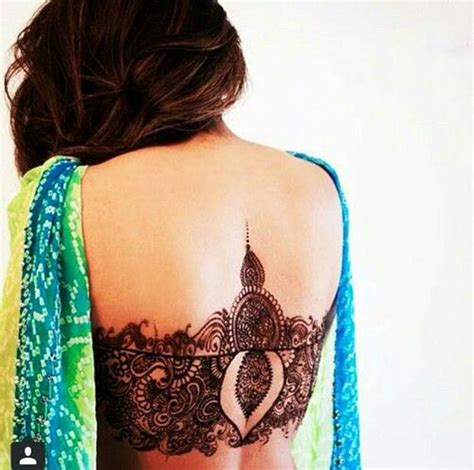 Henna mehndi tattoo designs idea for back. 15 Back Henna Tattoos Meant For Henna Lovers