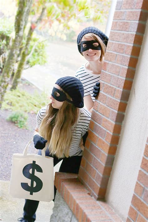 Waited until the last minute, no problem. DIY Bank Robber Halloween Costume Tutorial - Sew Much Ado