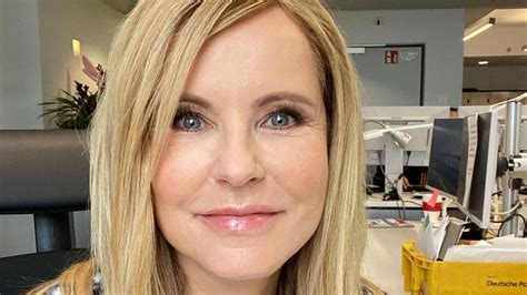 Katja katharina burkard is a german television presenter. Total verändert! Katja Burkard zeigt sich ohne Lockenmähne ...