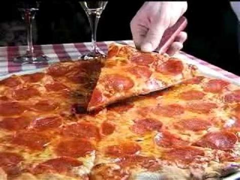 People found this by searching for: Regina Pizza vs. Santarpio's (Phantom Gourmet) - YouTube