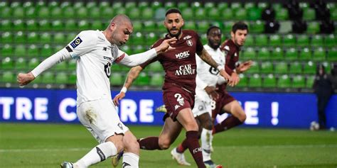 Metz ile lille, ligue 1'in ilk haftasında karşılaştı. Lille Metz - Nicolas Pepe Yassine Benzia Lille Metz Ligue ...