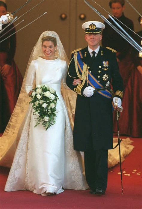 Zoee muscheln hochzeitskleid dieses edle kleid ist perfekt für unsere bräute, die das original zoee kleid liebten, aber einen geschlossenen rücken wollten. Princess Máxima and Willem-Alexander, Prince of Orange, of ...