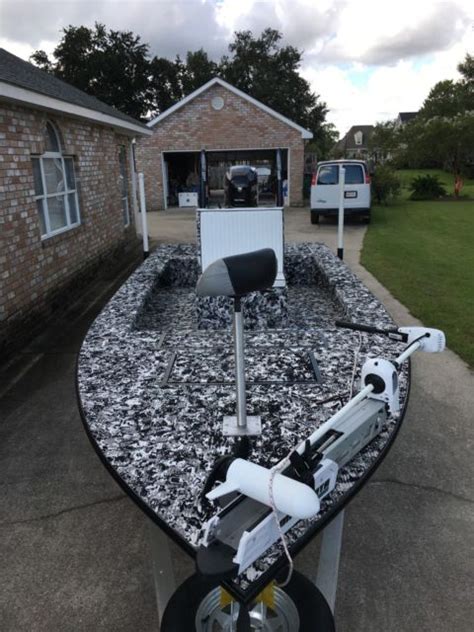 View our complete lineup of center console style aluminum boats for recreational and private use. 2019 Flats boat, bay boat, jump boat, custom built ...