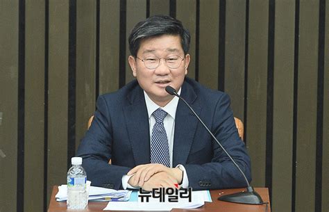 택시기사의 경우, 여론에 비해서는 처벌 수위가 낮게 나올 가능성이 있다. '노빠' 전해철이 '문빠' 이용구 잡았다… 택시기사특가법 개정, 5 ...