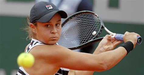 Ash Barty Baby - Sykbh Okndrcrm / Ash barty held her baby ...