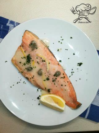 La trota è un pesce molto comune qui da noi e appartiene alla famiglia della salmonidae. Trota iridea salmonata con salsa al limone - Ioincucina