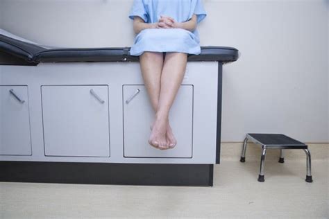 Tumor involves 1 or both ovaries with pelvic extension (below the pelvic brim) or primary peritoneal cancer. Ovarian cancer screening not recommended for women without ...