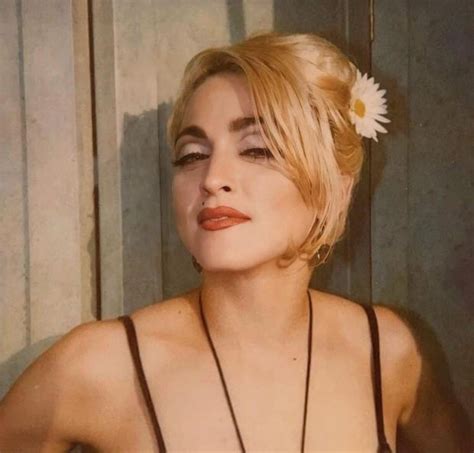Какой была она на заре своей карьеры и чем занимается сейчас, узнаете из статьи. Мадонна стала неузнаваемой: 62-летняя певица огорчила ...