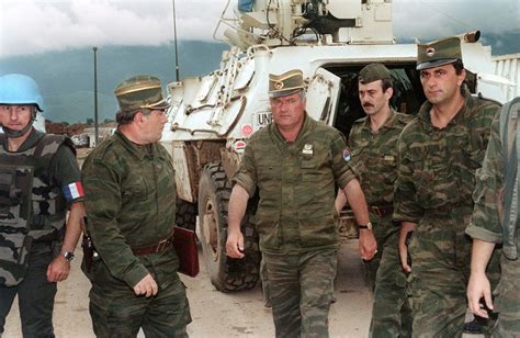 * sin darko pratio presudu iz posebne prostorije. La condanna di Ratko Mladić e il senso di colpa della Serbia - Limes