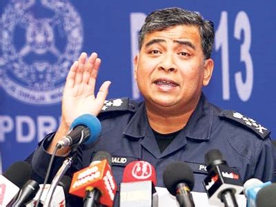 محمد حتّى بن مد رملي; Khalid Abu Bakar dilantik sebagai Ketua Polis Negara (KPN ...