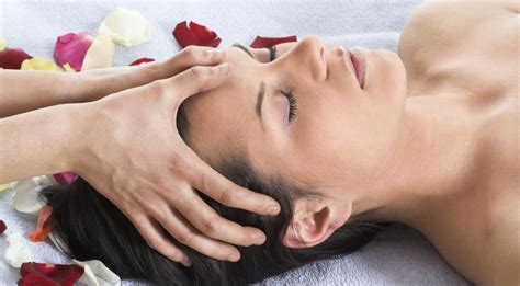 Indian massage therapy techniques for neck pain; Indian Head Massage - Healing with Dawn