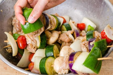 How to Cook Kabobs in a Conventional Oven | Livestrong.com