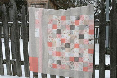 Seien sie der erste, der dieses produkt bewertet. pale pink patchwork | Charm square quilt, Low volume quilt ...