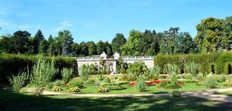 Vorteile des kurhotels spa resort sanssouci ist der größte verbraucher von thermalwasser in karlsbad für seine 7 hochqualifizierte ärzte arbeiten im kurhotel in verschiedenen medizinischen bereichen Park und Schloss Sanssouci,Königlicher Weinberg,Friedrich ...