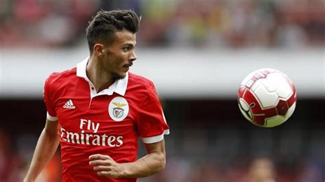 Game log, goals, assists, played minutes, completed passes and shots. Substituto de André Almeida. Para Sousa, "Diogo Gonçalves ...