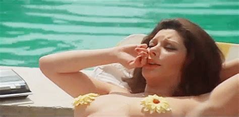 Naughty wifey craves new man to fill her. Commedia sexy all'italiana (1962-1983) - Movies List on MUBI