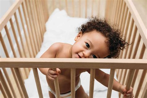A crib mattress should be a comfortable place for baby to sleep. The Best Waterproof Crib Mattress Pads for Babies and Toddlers