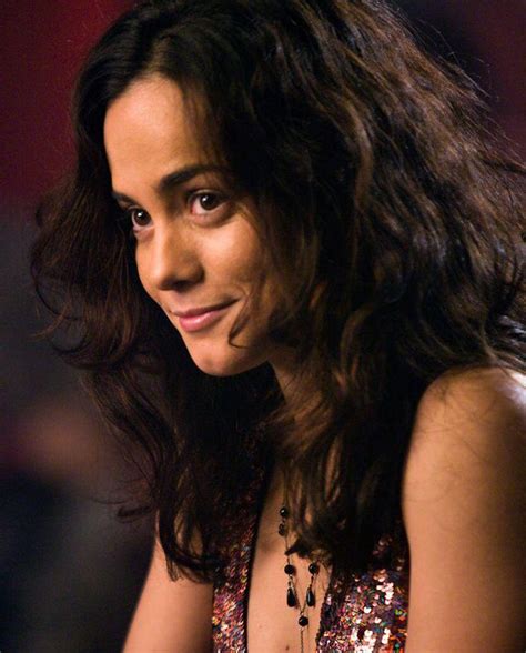 Alice braga is a brazilian actress who has appeared in such films as i am legend and predators. Alice Braga - uniFrance Films