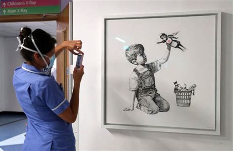 L'omaggio dell'artista di bristol al personale medico del southampton general hospital, i nuovi supereroi contemporanei. Actualité artistique: Actualité pendant les vacances d'été ...