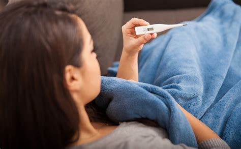 Das ergebnis eines positiven schwangerschaftstests nach verzögerung der regelblutung ist ein sicherer index für eine schwangere frau. Schwangerschaftsanzeichen: Die häufigsten Symptome