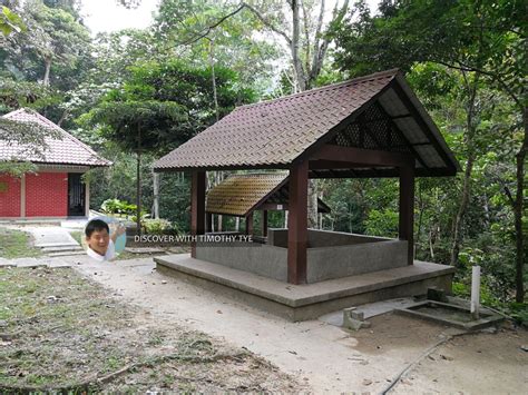 Although gunung means mountain or mt. in malay, it is technically the road that runs through this village leads all the way to the entrance of a recreational forest that has long since closed down after a fatal landslide occurred. Hutan Lipur Gunung Pulai Recreational Forest, Kulai ...