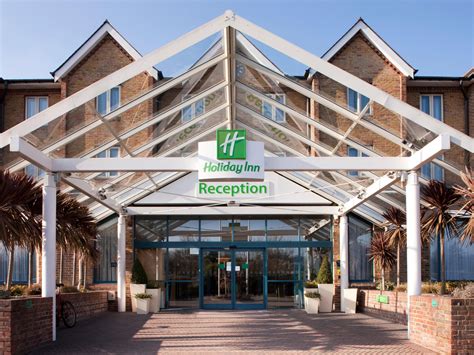 Hotel is a branch of premier inn hotel chain. Hotel Near Elstree: Holiday Inn London-Elstree M25, Jct.23