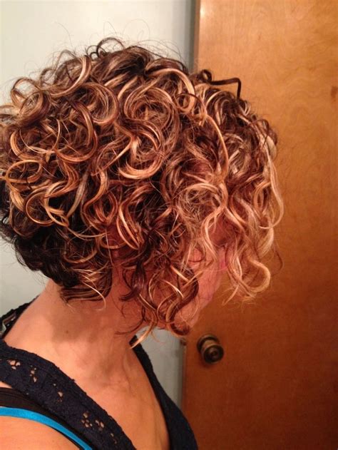 Layered haircuts for curly hair are another way to add volume to your curly or wavy tresses. 12 Short Hairstyles for Curly Hair - PoPular Haircuts