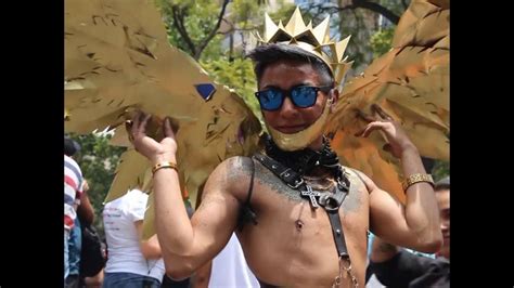La marcha es un evento que nos une a todos en comunidad, nos invita a celebrar y también a luchar por los derechos adquiridos y los que faltan, por esta razón es que su lema para este 2021 es frente al desamparo: Marcha LGBT México 2017 - ¿Qué es ''ser de ambiente ...