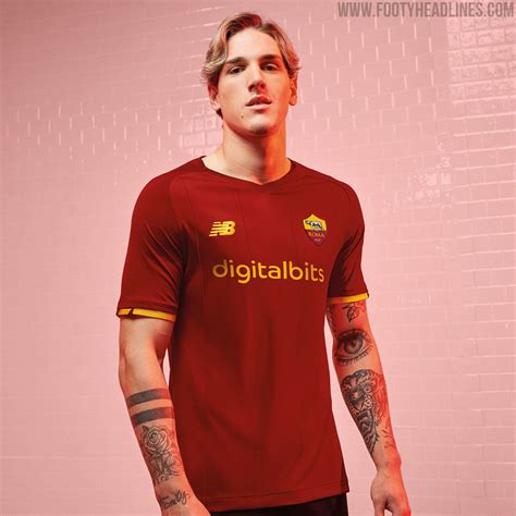 Wir bedrucken dir dein ausgewähltes as roma trikot mit deiner lieblingsnummer, mit deinem wunschnamen oder den namen deines lieblingsspielers. New Balance AS Roma 21-22 Trikot veröffentlicht - Nur Fussball