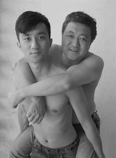 Japanese step mom:incest scene : For 28 Years, Father And Son Took Same Picture Together ...