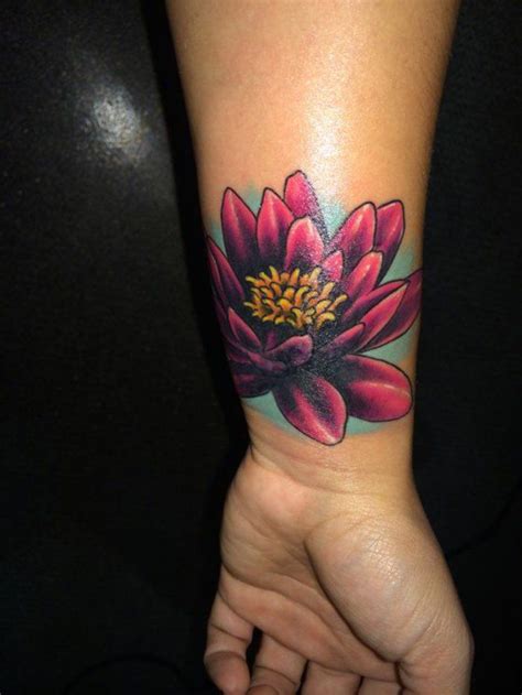 Flower tattoos like sunflower tattoos and lotus flower tattoos are popular but there is more! Discover the different meanings of the flower tattoo - 40 ...