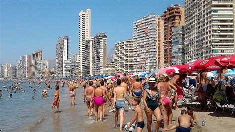 De rimeligste og lave prisene for overnatting. Benidorm, Spain - YouTube