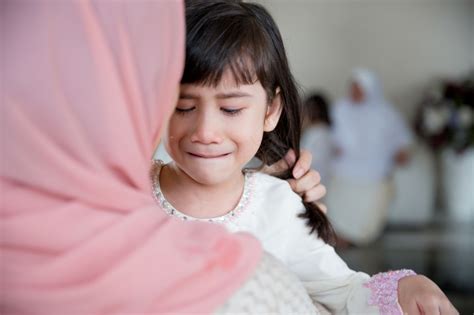 Parenting is incredibly challenging and rewarding. Parenting Islami: Apa Saja Bentuk Kekerasan pada Anak?