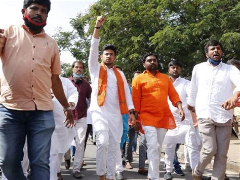 Bjp mla ravi subramanya is. Tejasvi Surya and supporters remove barricades, enter ...