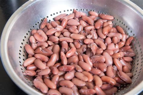 In terms of taste, red beans give out a beany flavor, whereas kidney beans usually absorb the flavors of the ingredients they are cooked with. Kidney Bean Salad Recipe (Step by Step) Vegan, Gluten Free ...