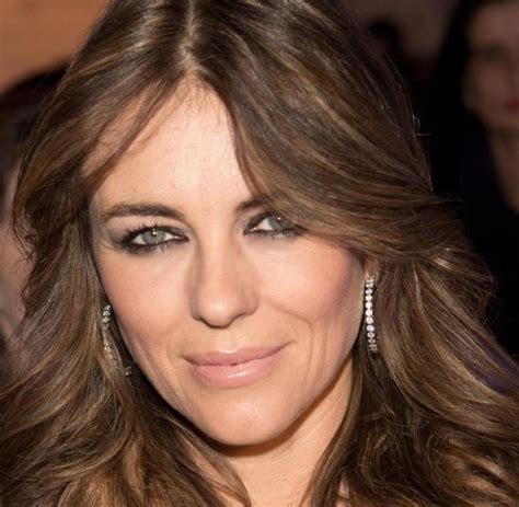 'elizabeth hurley' photo | allposters.com. Liz Hurley ruft Frauen zu Brustkrebs-Kontrollen auf - WELT