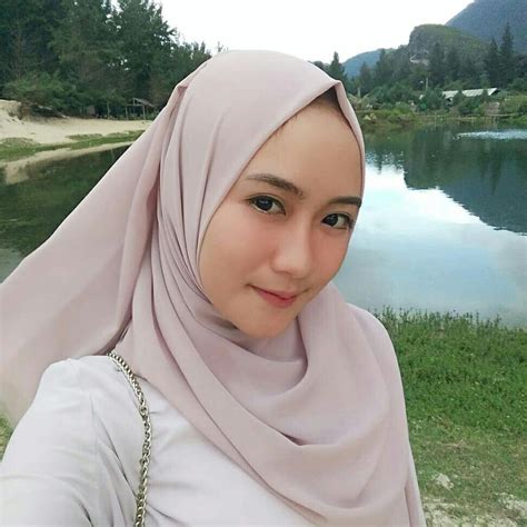 Sebuah pantai.yang masih perlu dieksplor dan dikembangkan. Kumpulan Foto Cewek Jilbab Cantik dan Manis untuk DP BBM ...