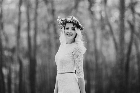 Ein vogel wollte hochzeit machen in dem grünen walde. Verträumtes Wald-Fotoshooting in einem Brautkleid von Amazon