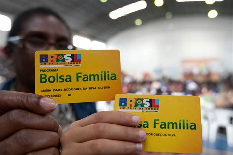 O programa bolsa família 2021 é um dos maiores programas de distribuição de renda do mundo. Is Brazil's Bolsa Família in jeopardy? - The Brazilian Report