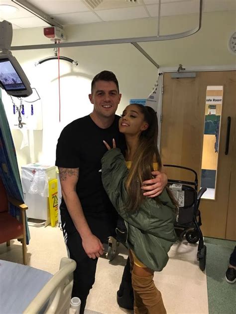 Слушать песни и музыку ariana grande (ариана гранде) онлайн. Ariana Grande in ospedale a trovare i suoi fan feriti ...