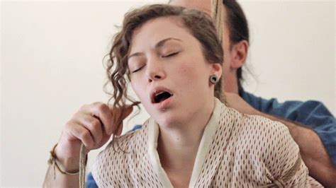Ça ferait une super réplique à insérer en fin de bande annonce…. Trailer du film Portrait d'une jeune femme - Portrait d ...