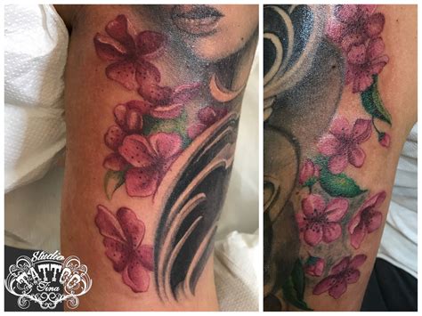 #battisti #fiori #fiori rosa #fiori di pesco #canzone #canzoni belle #frasi belle #amore #frasi amore #scusa. Flower tattoo fior di pesco tattoo | Tatuaggi, Fiori di ...