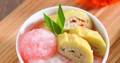 Untuk membuat parfum, sekadar mengetahui not atas, tengah, dan bawah belumlah cukup. RESEP ES LABU KUNING PISANG